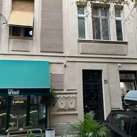 Apartment Urban Oasis